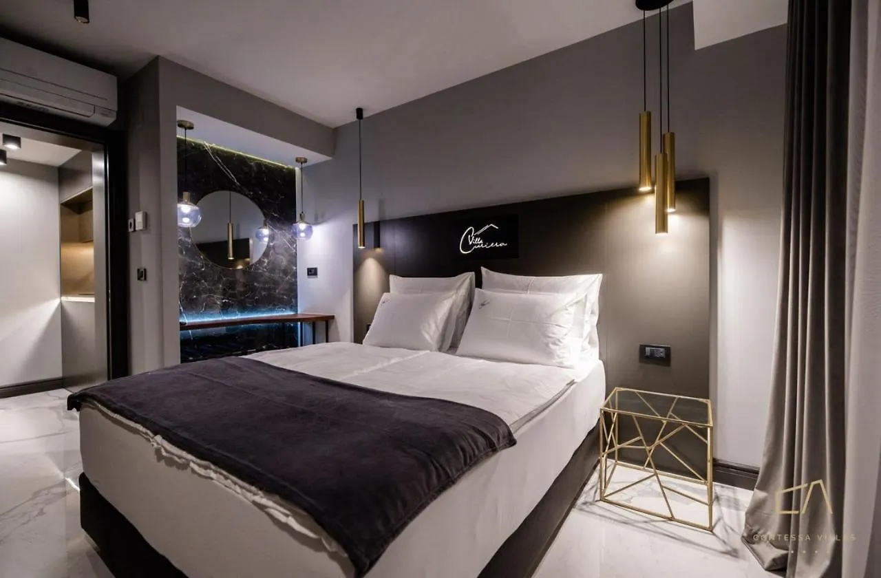 Deluxe Villa Curiera